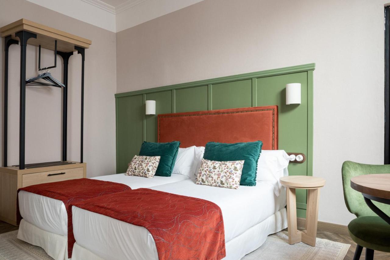 The Honest Hotel Seville Luaran gambar