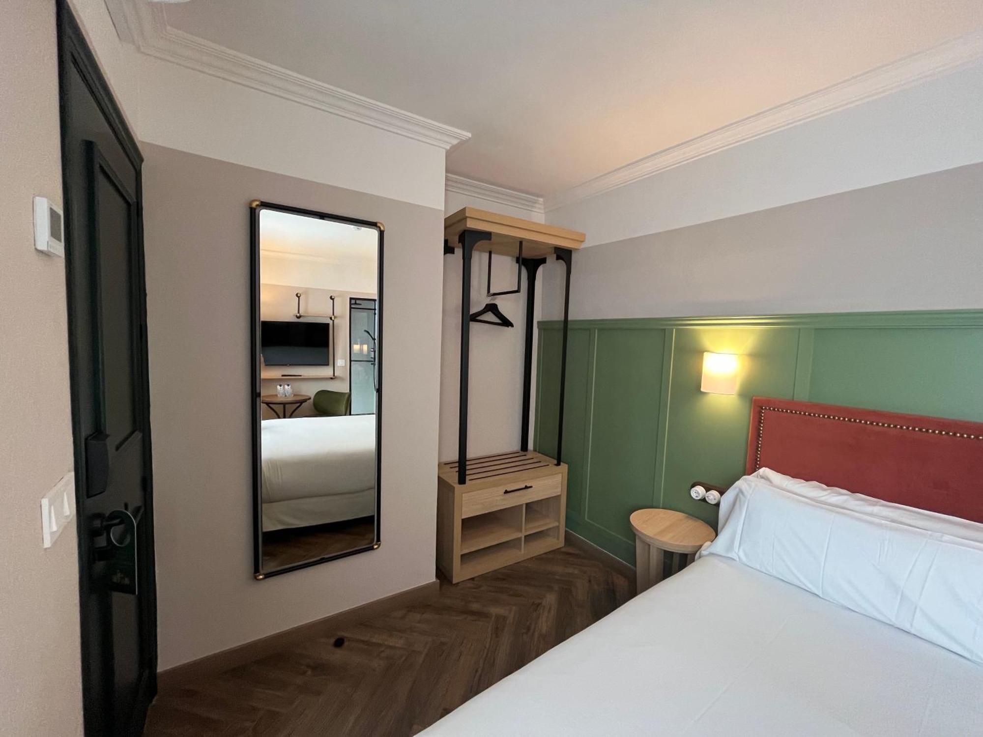 The Honest Hotel Seville Luaran gambar