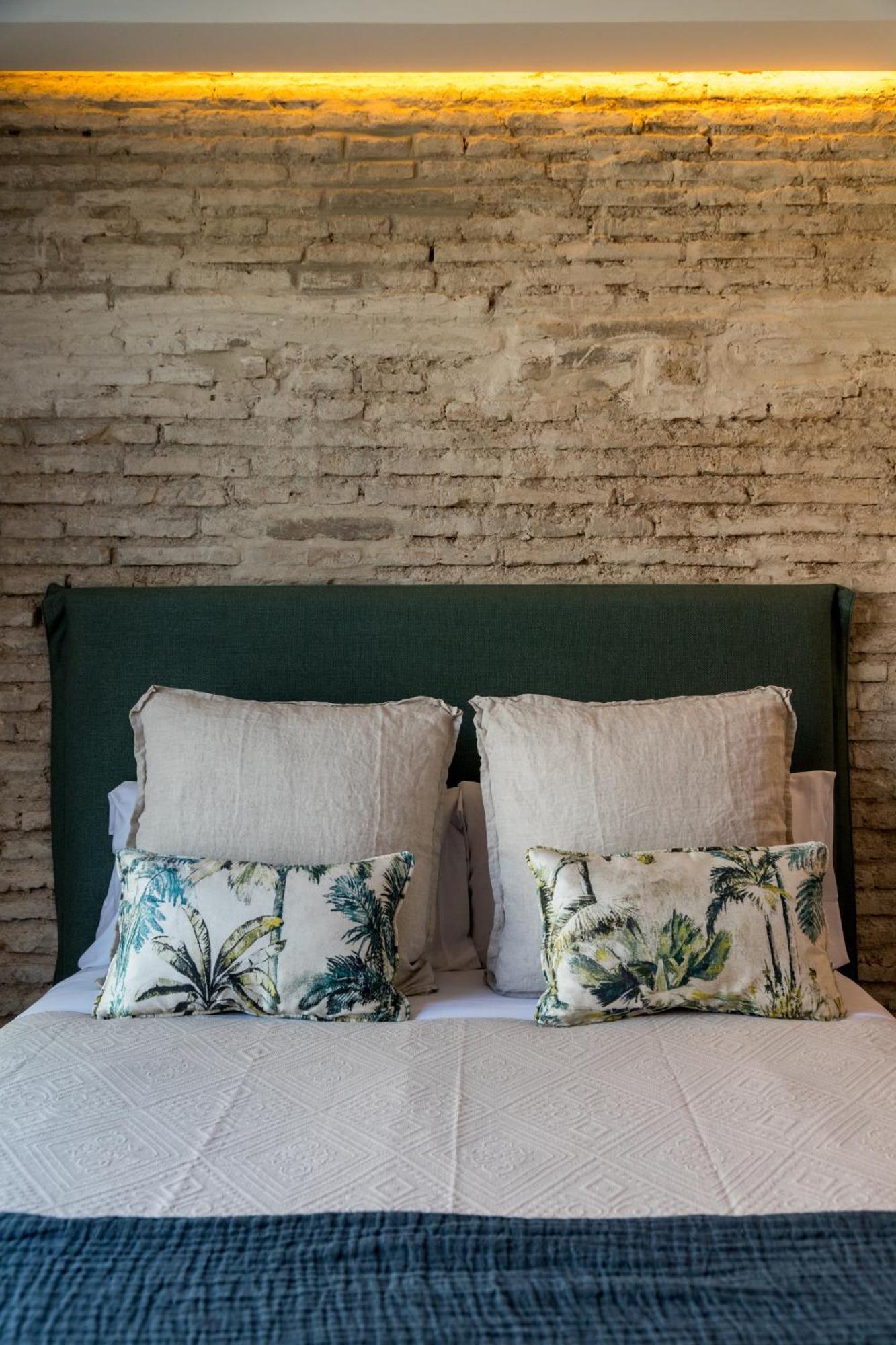 The Honest Hotel & Apartments Seville Luaran gambar